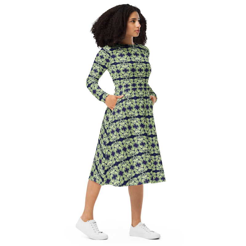 Lovin Lichen Midi Dress | Black Botanical Art